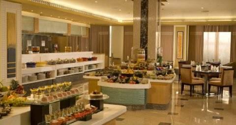 Radisson Blu Suites غورغاون المطعم الصورة